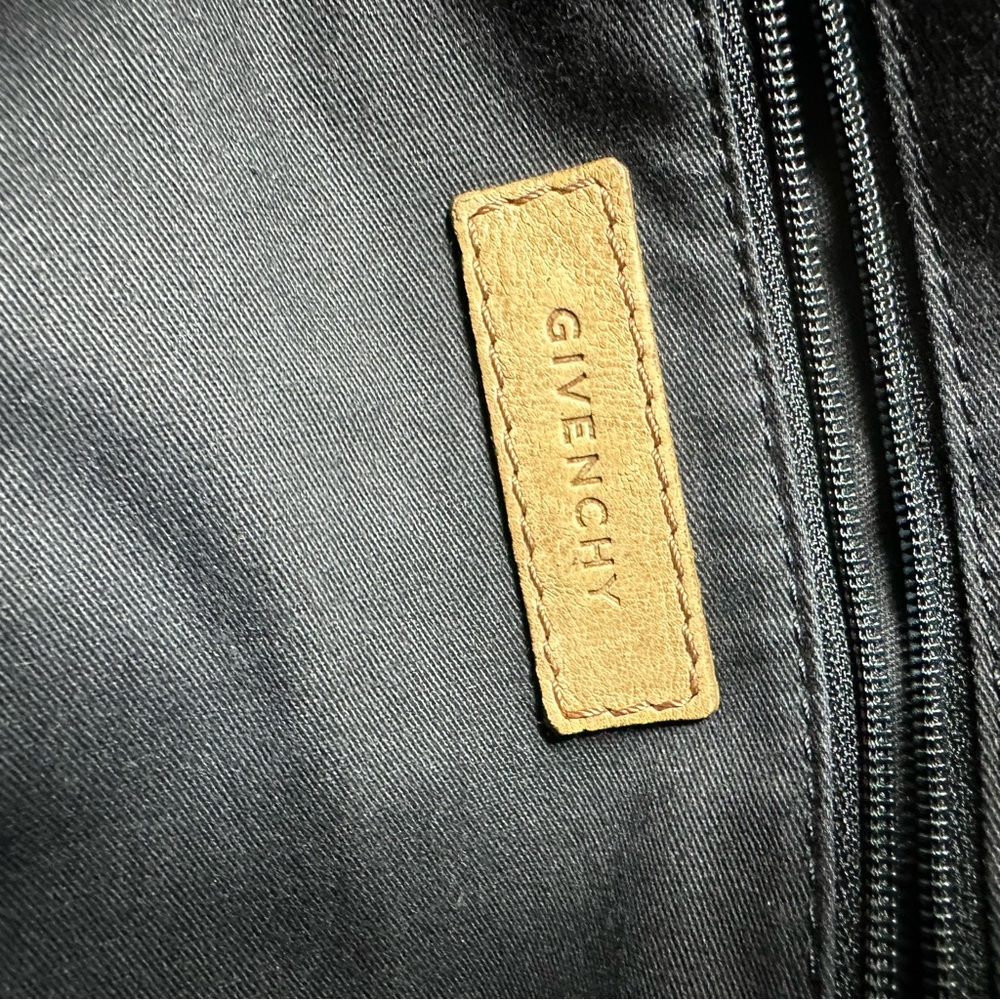 Authentic GIVENCHY - Picture 7 of 12
